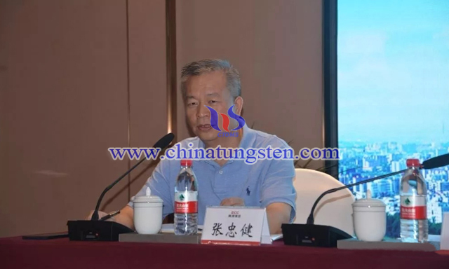 硬質(zhì)合金分會第三屆理事會會長張忠健作理事會工作報(bào)告并發(fā)表離任講話