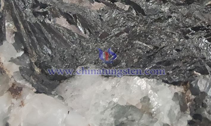 tungsten ore image