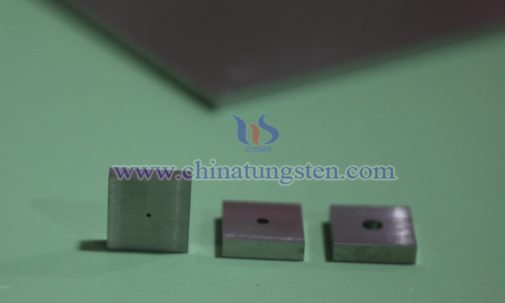 中鎢在線(xiàn)鎢合金準(zhǔn)直器圖片